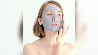 Amateur teen pleasing herself with mud - porn video